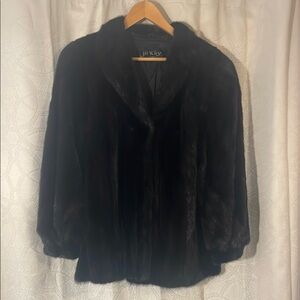 Jindo Women's Elegant Mink Coat